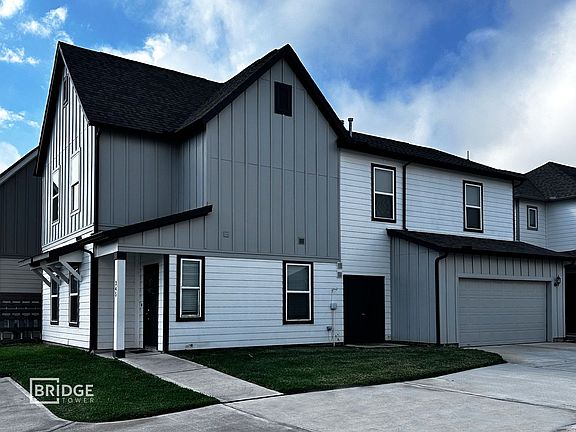 2nd image of 345 Huisache St