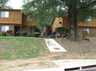 2711 W 12th St, Russellville, AR 72801