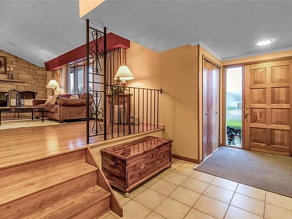 3rd image of 24 Willow Dr