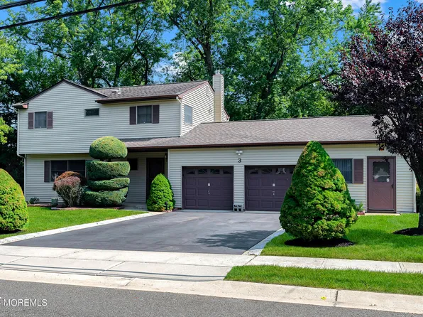 3 Warren Drive, Aberdeen, NJ 07747