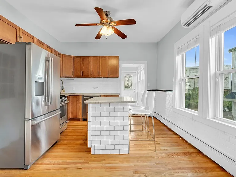 2 Kemp St #2 — Photo 2