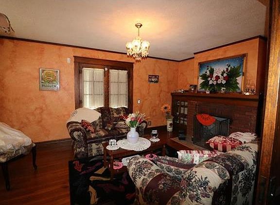 2nd image of 2700 S Sterling Ave