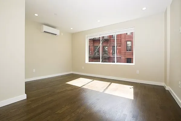 Rented by REAL New York | media 6