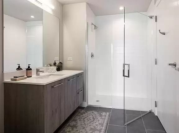 3rd image of 1736 N Leavitt Ave #304