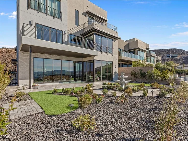 577 Overlook Rim Dr — Photo 72