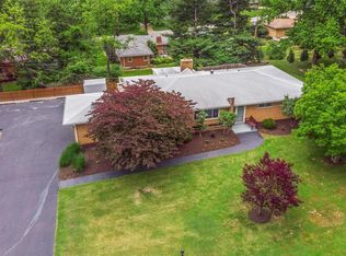 9821 Sundown Sq, Saint Louis, MO 63141