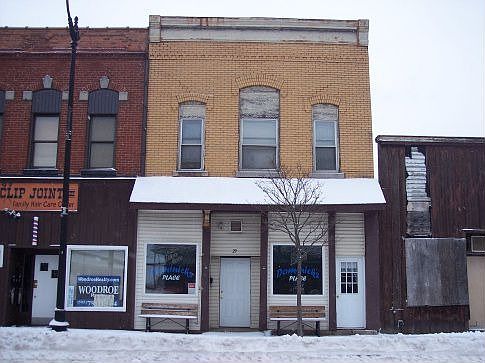 EXTERIOR FRONT