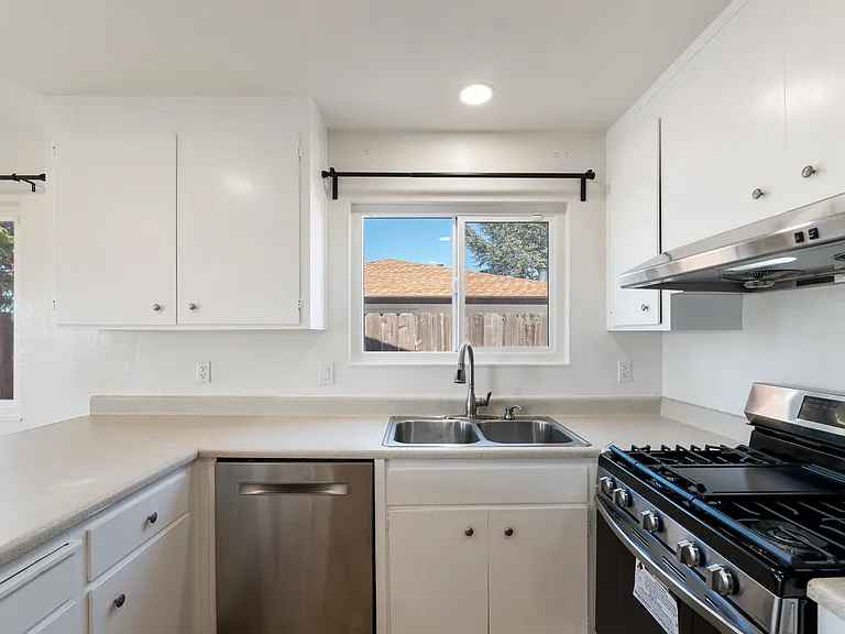 308 Highlands Pl — Photo 7