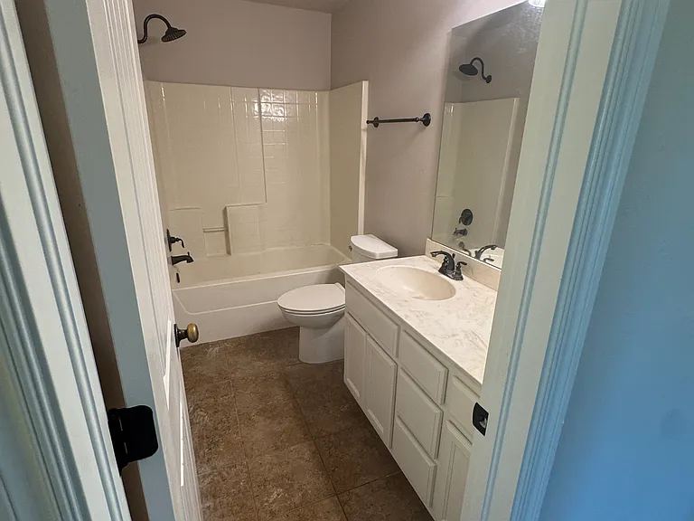 4408 Brooklyn Ave — Photo 22