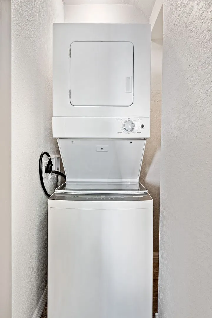 Indian River Shores Apartments — Photo 3