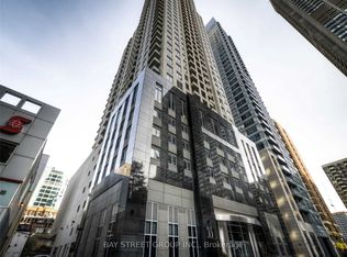 35 Balmuto St #2202, Toronto, ON M4Y0A3