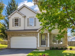 888 Summerhill Dr, Aurora, IL 60506
