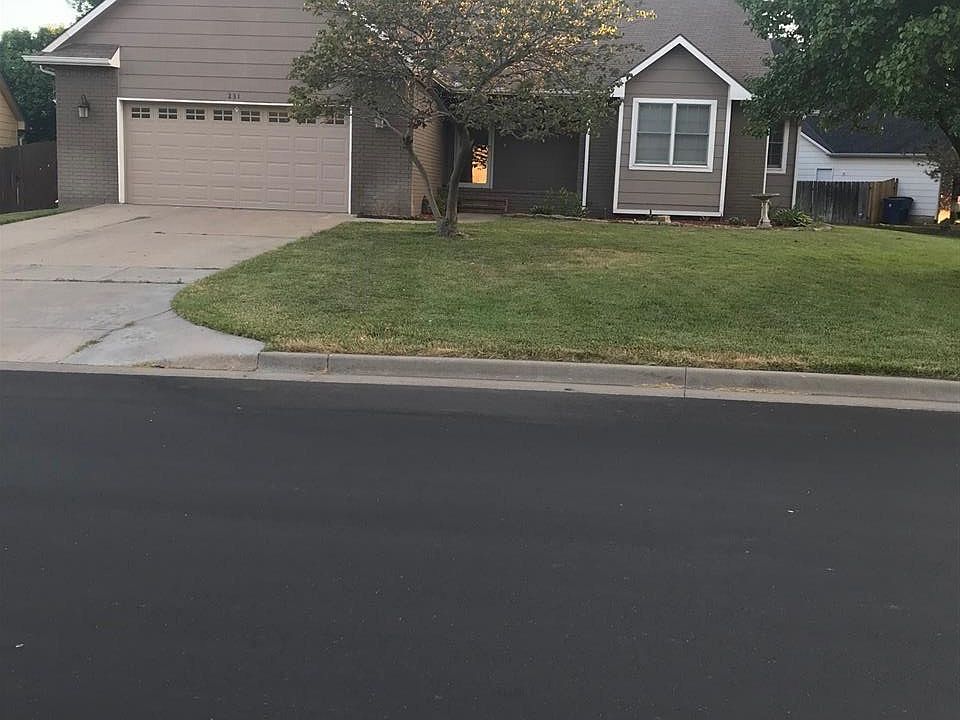 1st image of 231 Dogwood Ct