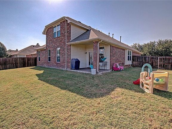 4th image of 638 Montgomery Dr