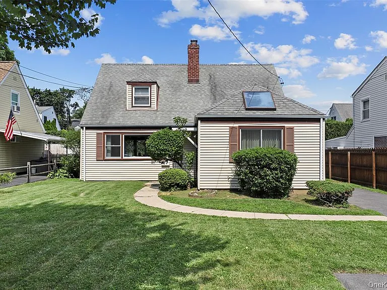 20 Huntley Rd #SFH — Photo 1