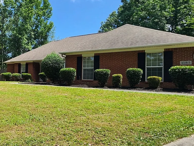 1185 Pine Grove Rd — Photo 1