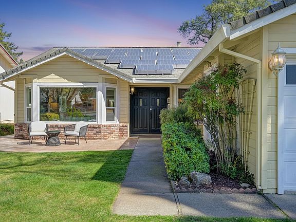 3rd image of 2901 Cambridge Rd