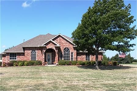 1st image of 105 Burtonwood Cir