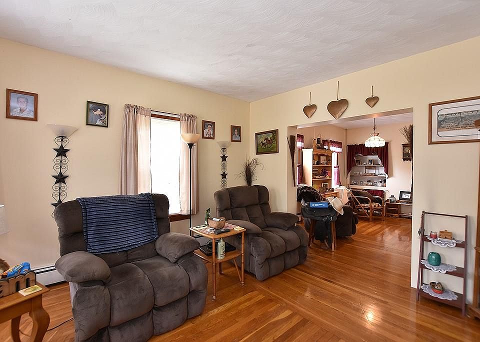 1106 Smithfield Ave Lincoln RI Zillow