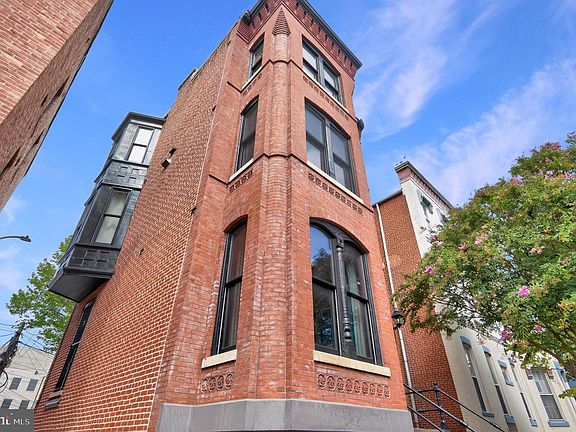 3rd image of 1534 15th St NW