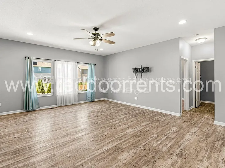 4308 Blue Note Dr — Photo 40