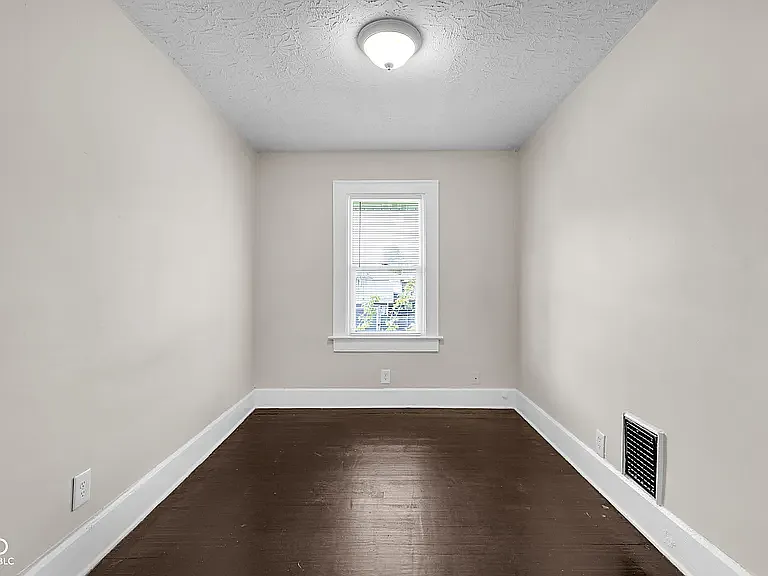 3019 Broadway St — Photo 21