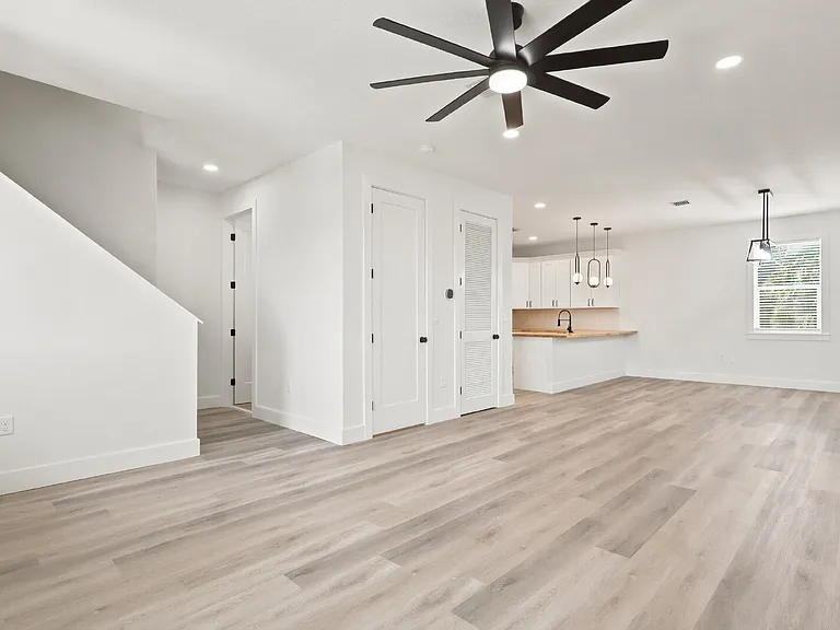 2138 W Nassau St #2 — Photo 8