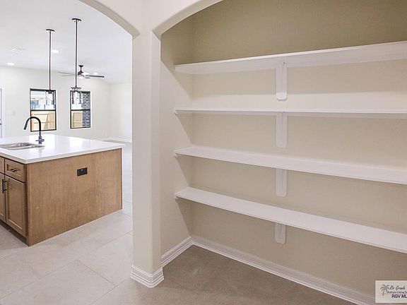 4th image of 1729 Stirrup Cir