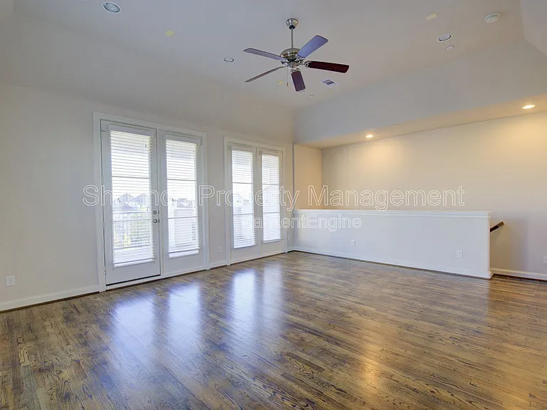 9627 Fannin Sta W — Photo 12