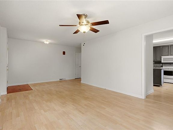 5th image of 3415 Longview Dr