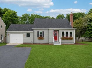 54 N Ocean Avenue, Center Moriches, NY 11934