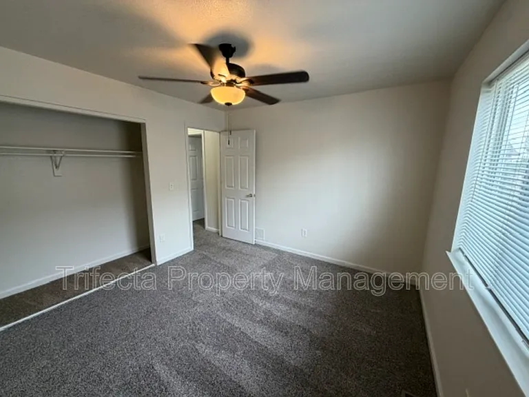 3627 Glenbarr Ct — Photo 11