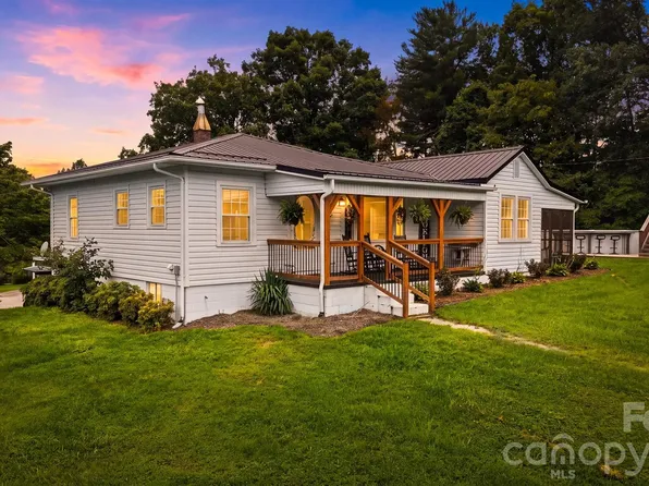 1706 Oakmont Dr, Lenoir, NC 28645