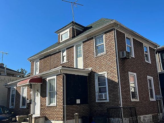 3rd image of 53 Brighton 1st Pl