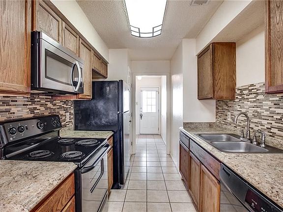 5th image of 243 Hood Dr