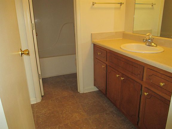 3rd image of 1860 Waters Edge Dr