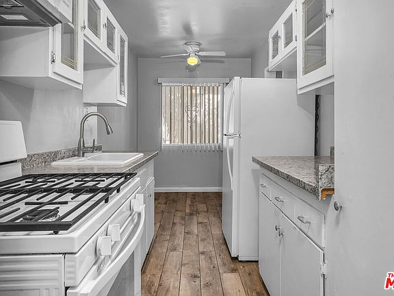 3rd image of 726 Willey Ln