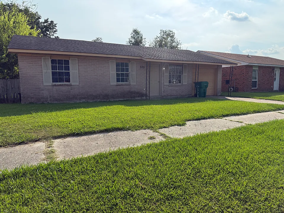 325 District Dr
