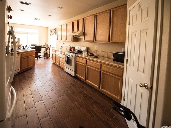 3rd image of 2812 Frigatebird Dr