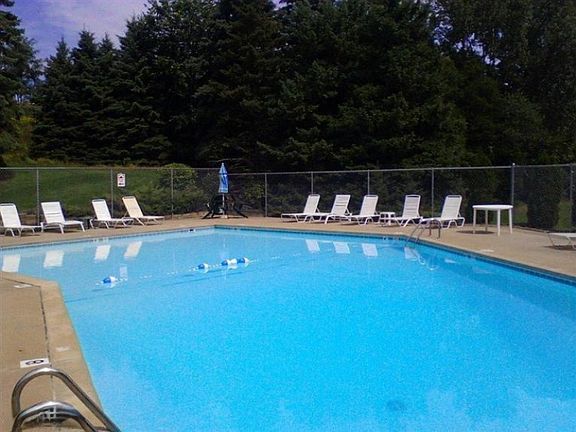 3rd image of 6371 Wainscot Dr SE #95