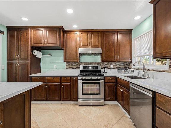 5th image of 509 Merritt Ave