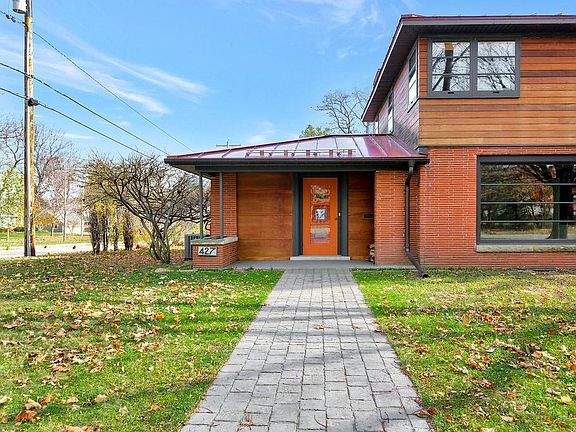 3rd image of 427 Park Dr