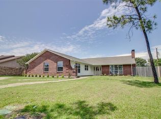 423 Hillside Dr, Lakewood Village, TX 75068