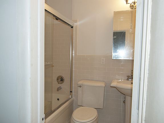3rd image of 10 Park Ave #10G