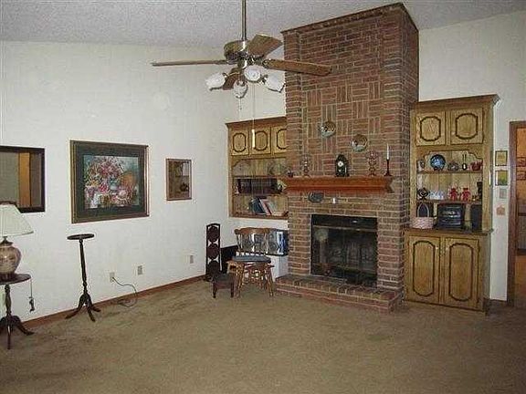 2nd image of 309 Village Ln