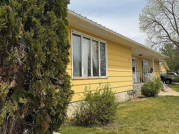 2nd image of 403 8th St E