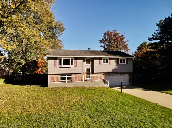 4065 Hilltop Dr, Brunswick, OH 44212