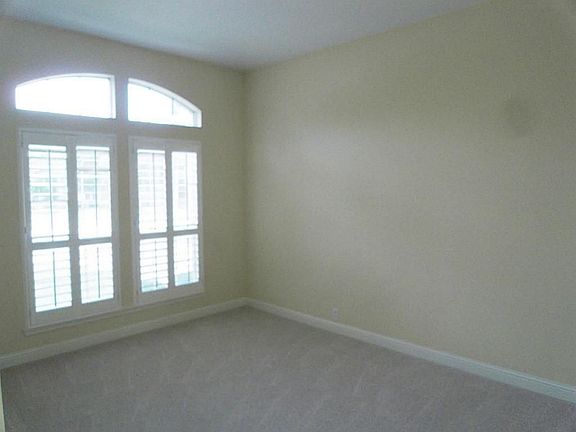 5th image of 13618 Cardinal Cove Ct