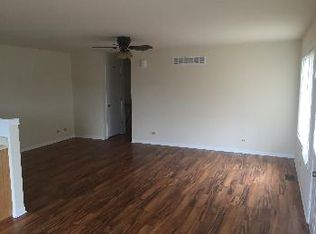 47 N Lincoln Ave, Carpentersville, IL