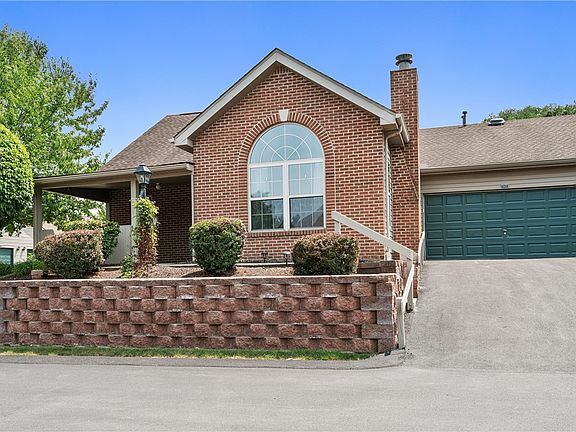2nd image of 1429 Greenbriar Ct